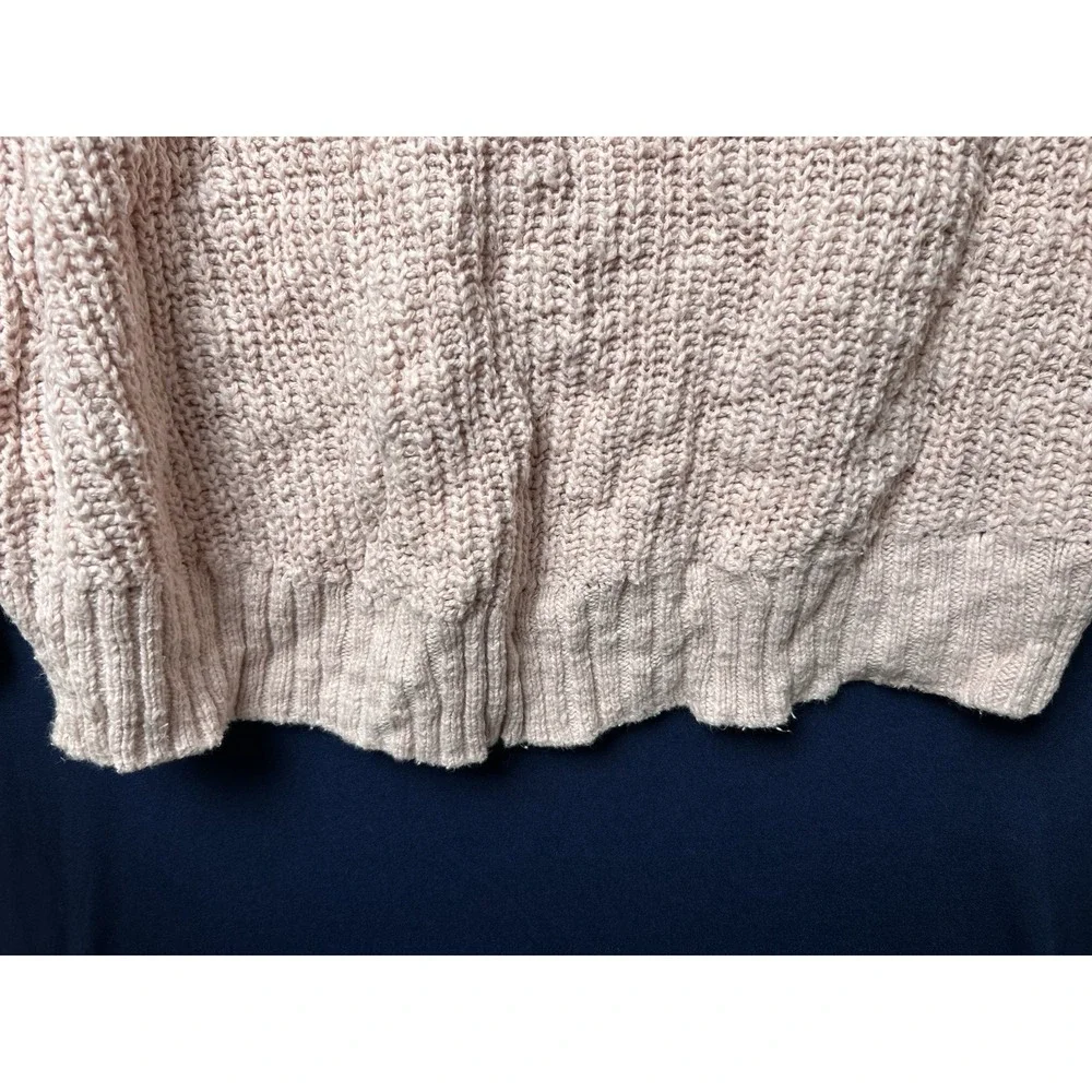 American‎ Eagle Women's Light Pink V-Neck Sweater Size Small
